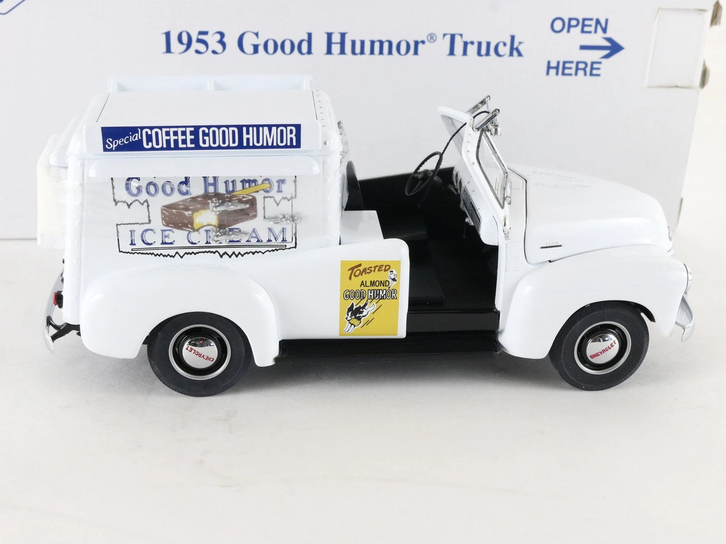 1953 Chevrolet 3100 Half-Ton Good Humor Ice Cream Truck White Danbury 1:24