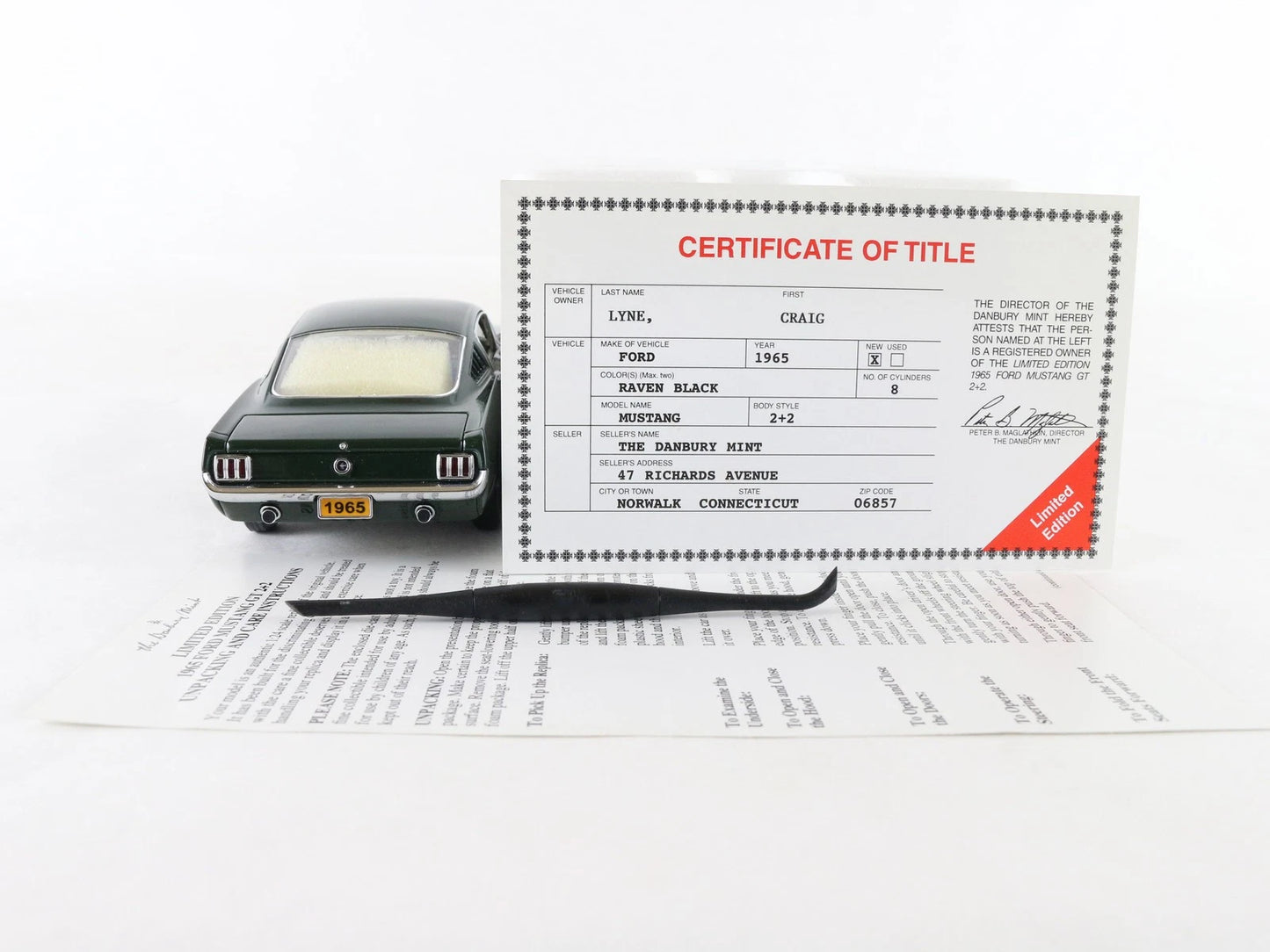 1965 Ford Mustang GT 2+2 Green Danbury Mint 1:24 Diecast Model 357/1965