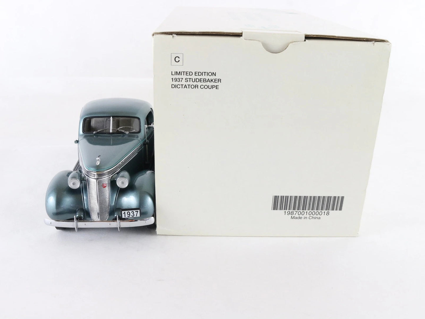 1937 Studebaker Dictator Coupe Blue Danbury Mint 1:24 Diecast Model 1959/5000