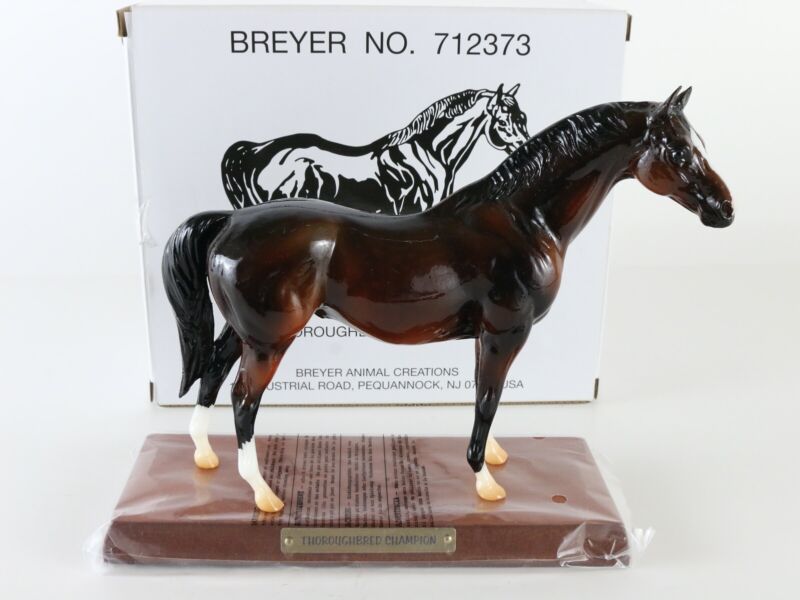 Breyer Thoroughbred Champion 2021 Vintage Club 750 LE 712373 w/ Box, Stand