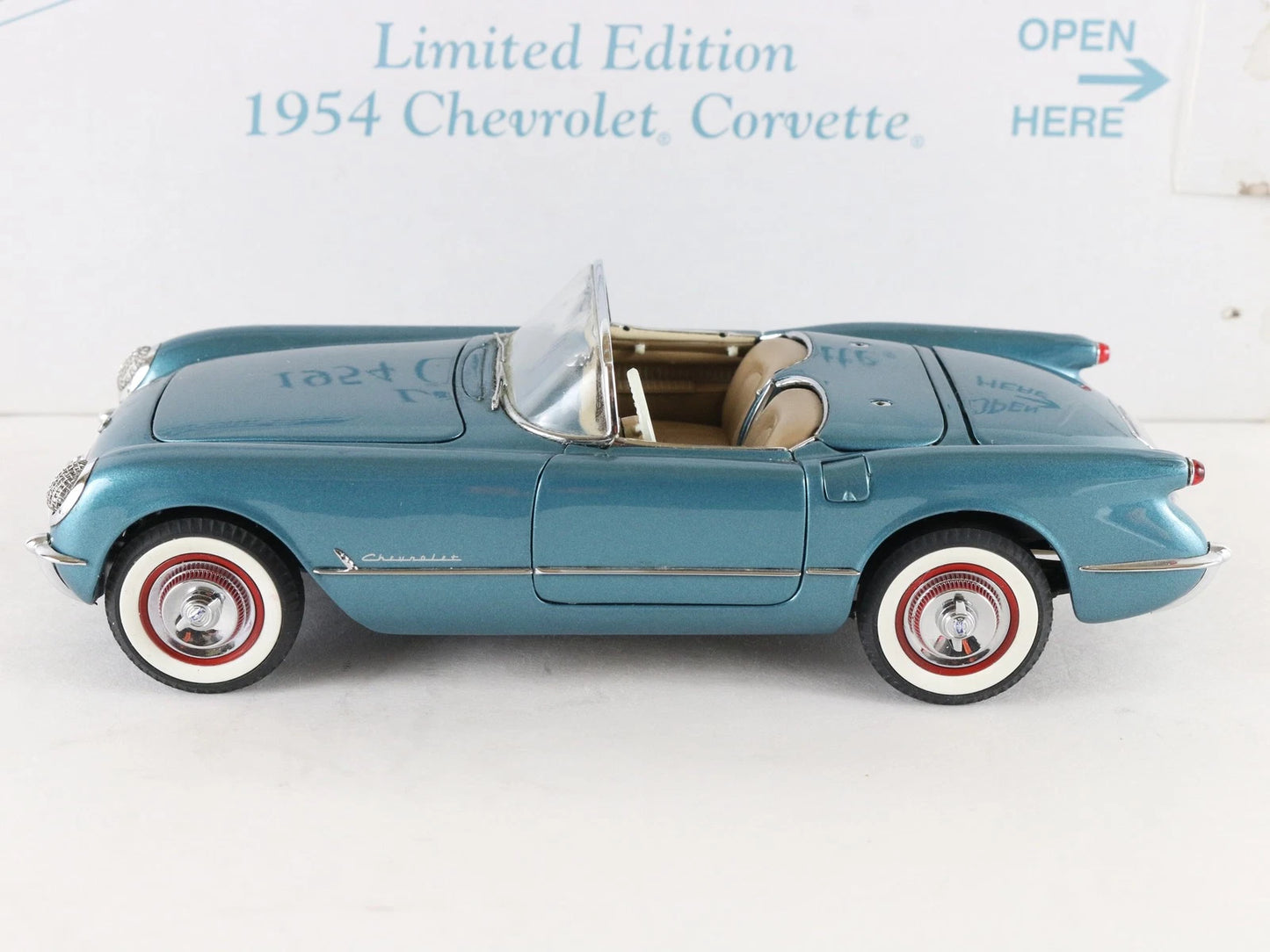 1954 Chevy Corvette Limited Blue Convertible Danbury Mint 1:24 Model #3384