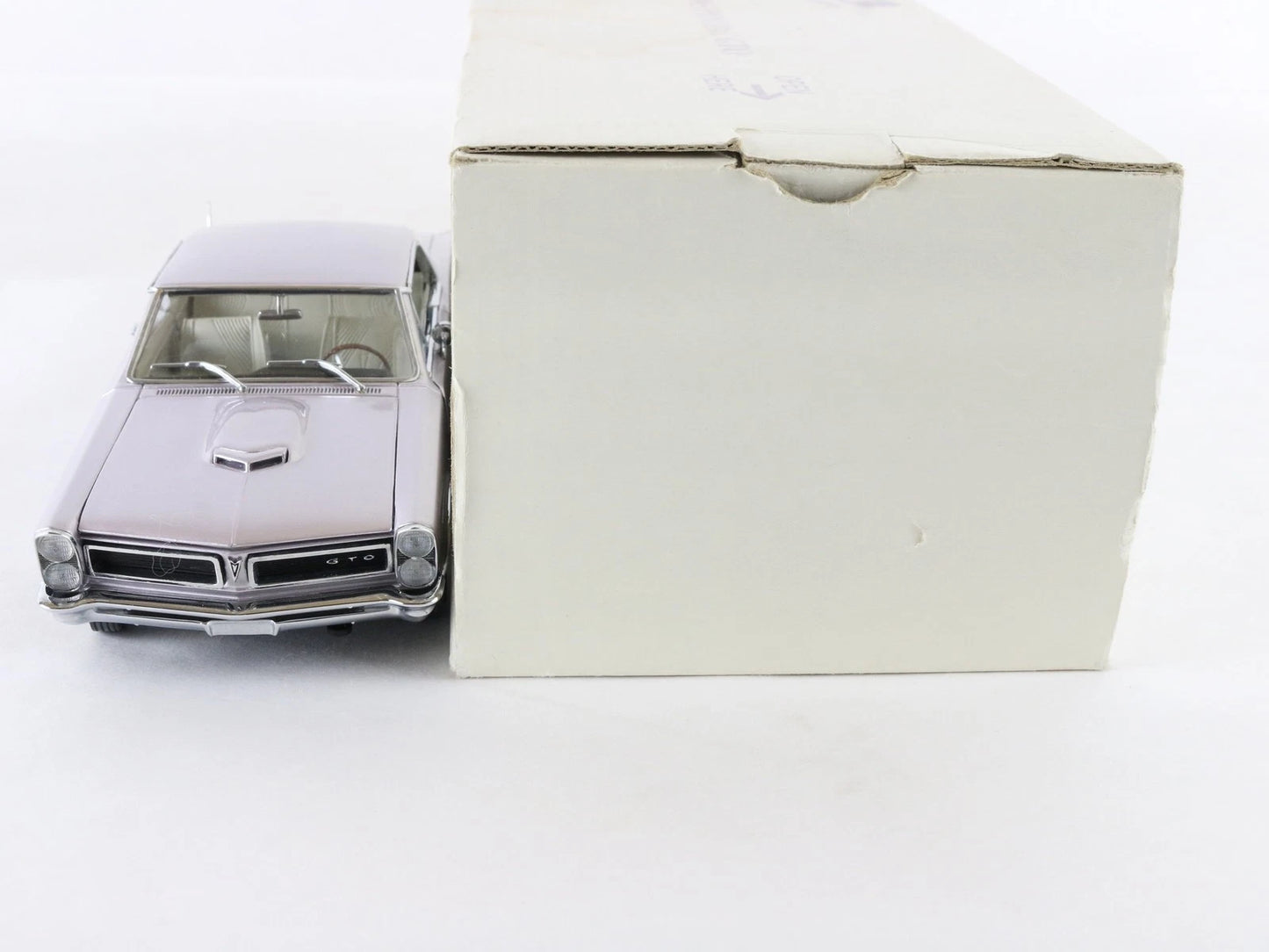 1965 Pontiac GTO Iris Mist Purple Danbury Mint 1:24 Diecast Model