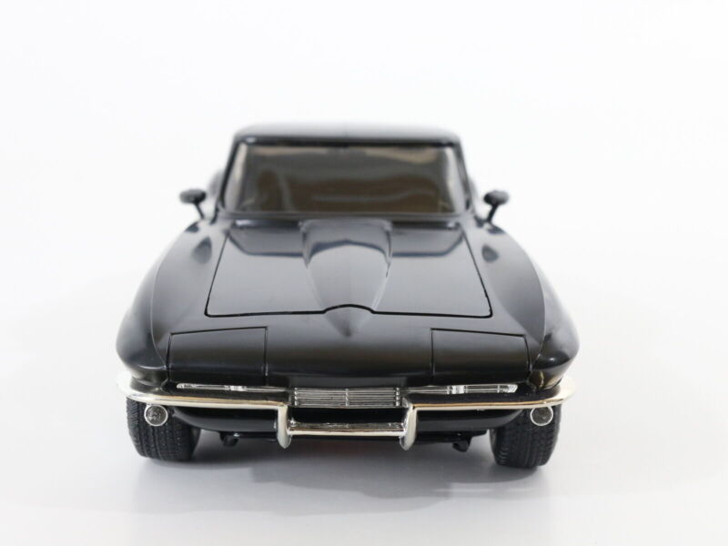 Black Chevrolet Corvette Rat Street Machine Monogram 1:24 Built Model Kit