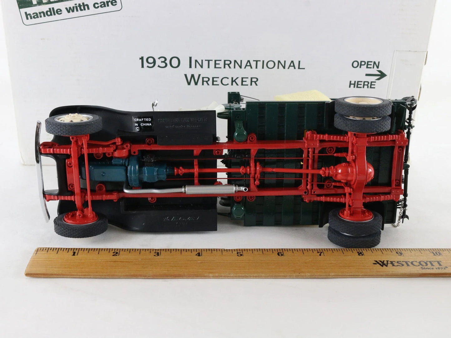 1930 International Wrecker IH A5 Tow Truck Green Danbury Mint 1:24 Scale