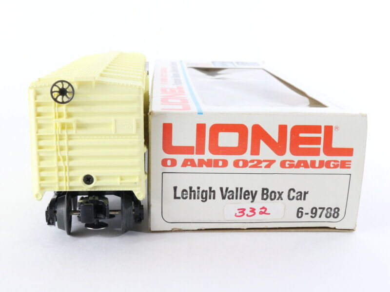 Lehigh Valley LV 9788 Insulated Single Door Boxcar Lionel O 6-9788