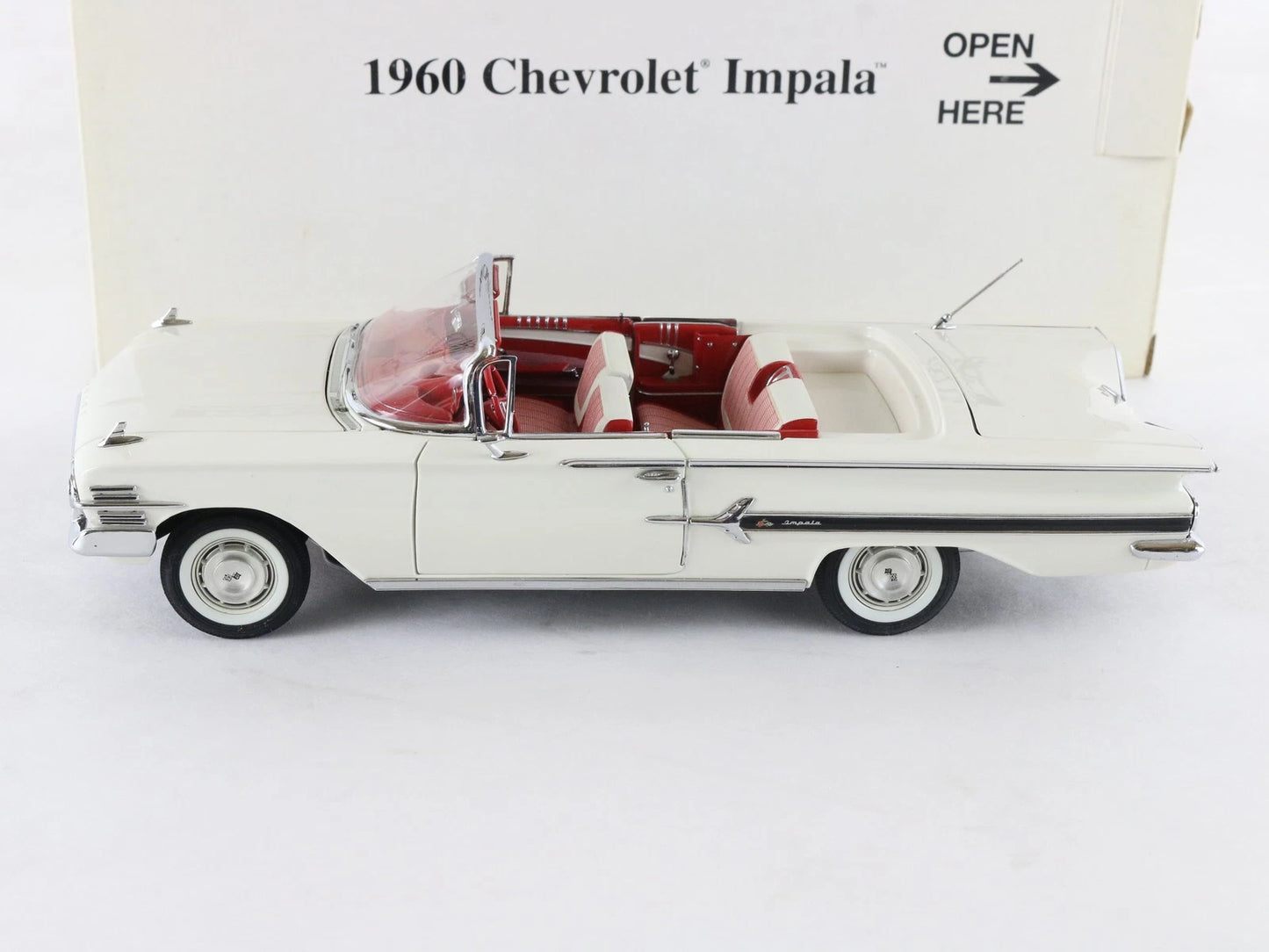 1960 Chevrolet Impala Convertible White Red Danbury Mint 1:24 Diecast Model
