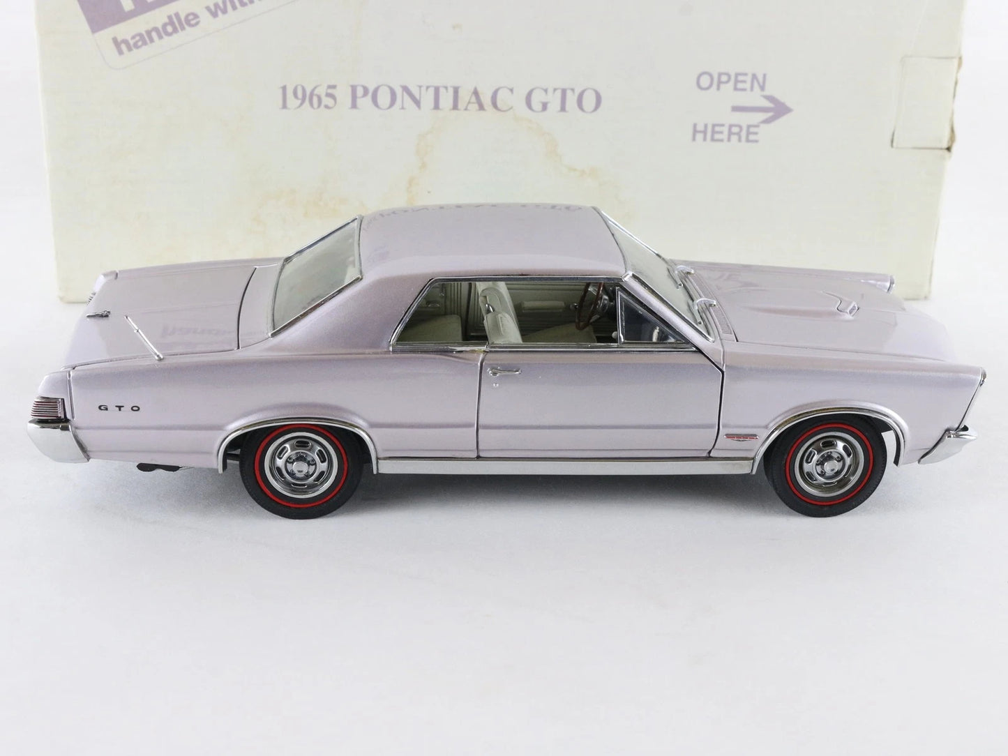 1965 Pontiac GTO Iris Mist Purple Danbury Mint 1:24 Diecast Model