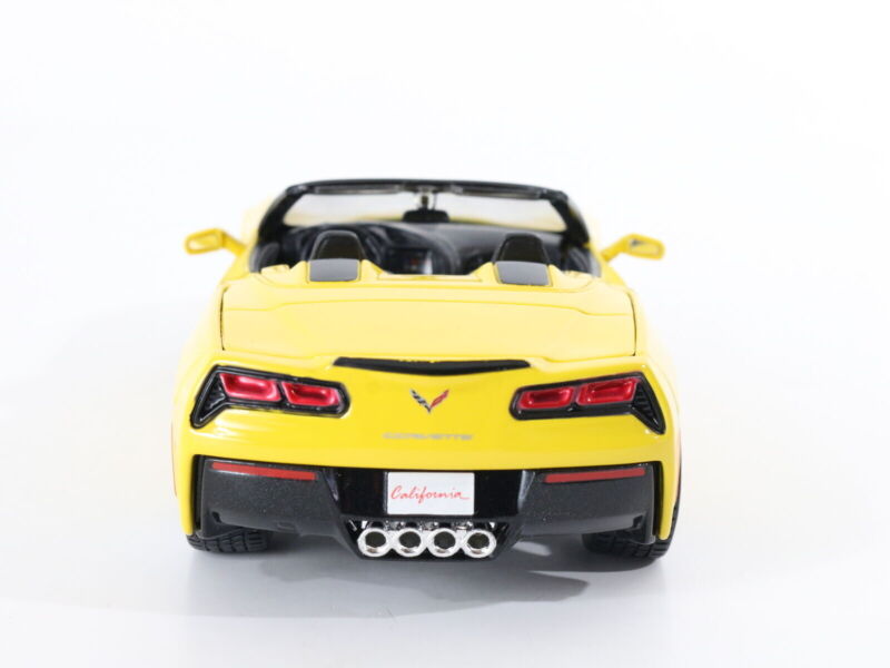 2014 Chevy Corvette Stingray Yellow Maisto 1:24 Model Car