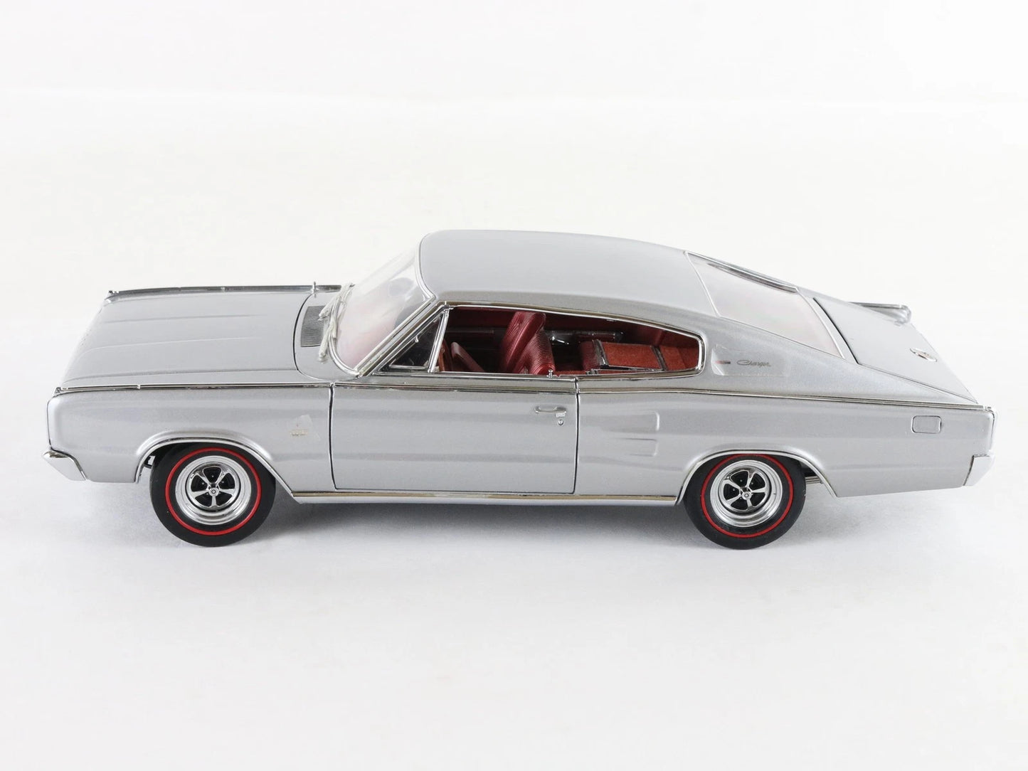 1967 Dodge Charger Silver Limited Danbury Mint 1:24 Diecast Model 692/5000