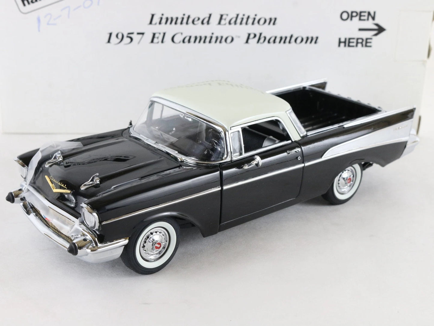 1957 Chevy El Camino Phantom Black White Danbury Mint 1:24 Diecast Model 1666