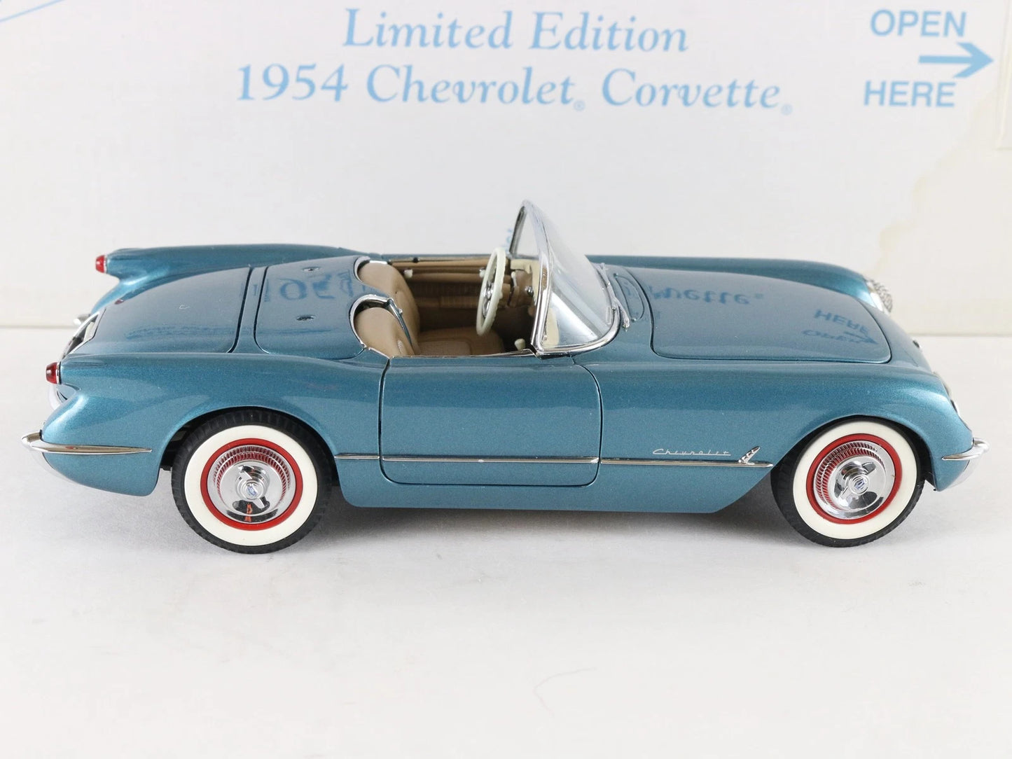 1954 Chevy Corvette Convertible Limited Edition Blue Tan Danbury 1:24 #648