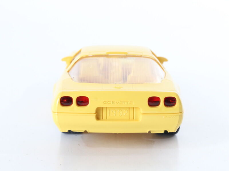 1992 Chevy Corvette Bright Yellow AMT ERTL 1:24 Plastic Promo Model Car