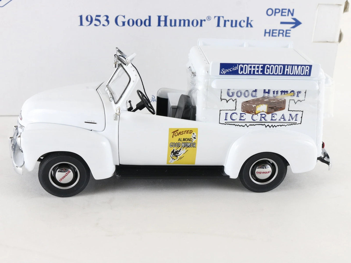 1953 Chevrolet 3100 Half-Ton Good Humor Ice Cream Truck White Danbury 1:24