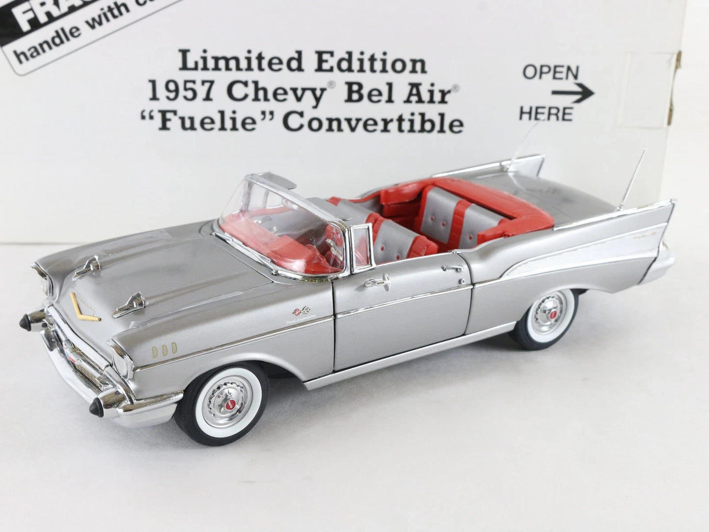 1957 Chevy Bel Air Fuelie Convertible Silver Danbury Mint 1:24 4936/5000 LIMITED