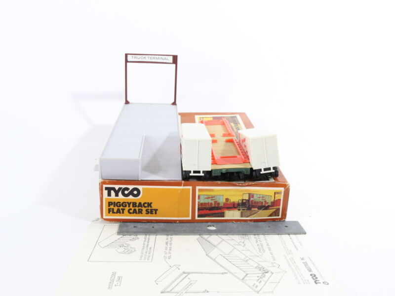 ATSF Santa Fe 90806 Piggyback Flat Car Set W/ Truck Terminal Tyco HO 1:87