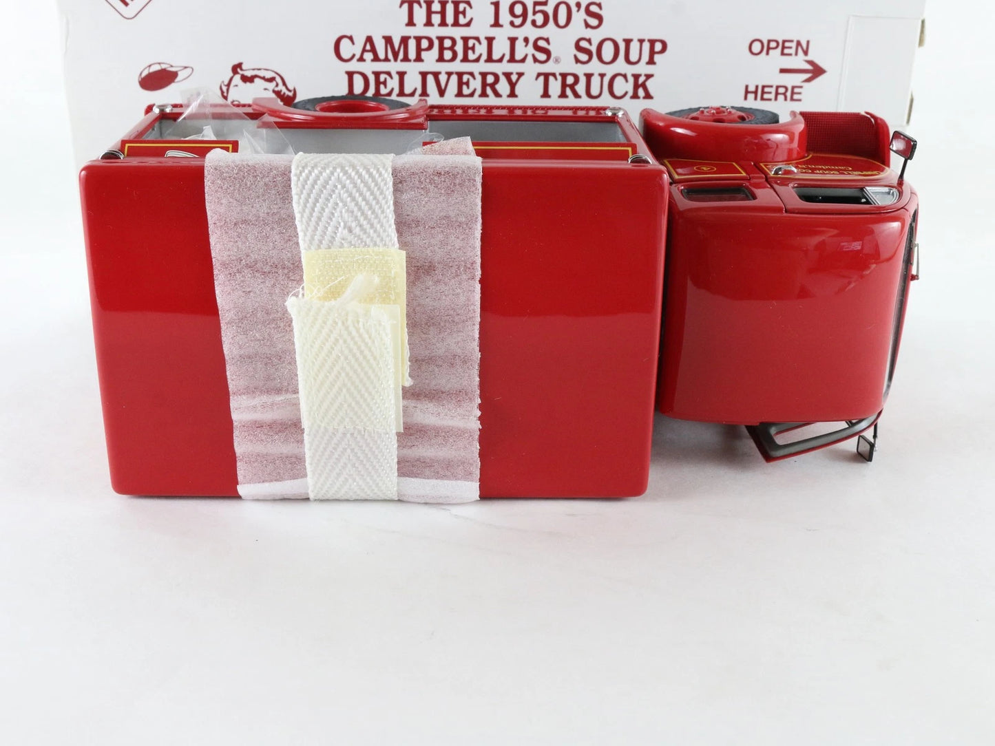 1955 White 3014WLB Campbells Soup Delivery Truck Red Danbury Mint 1:24 Diecast
