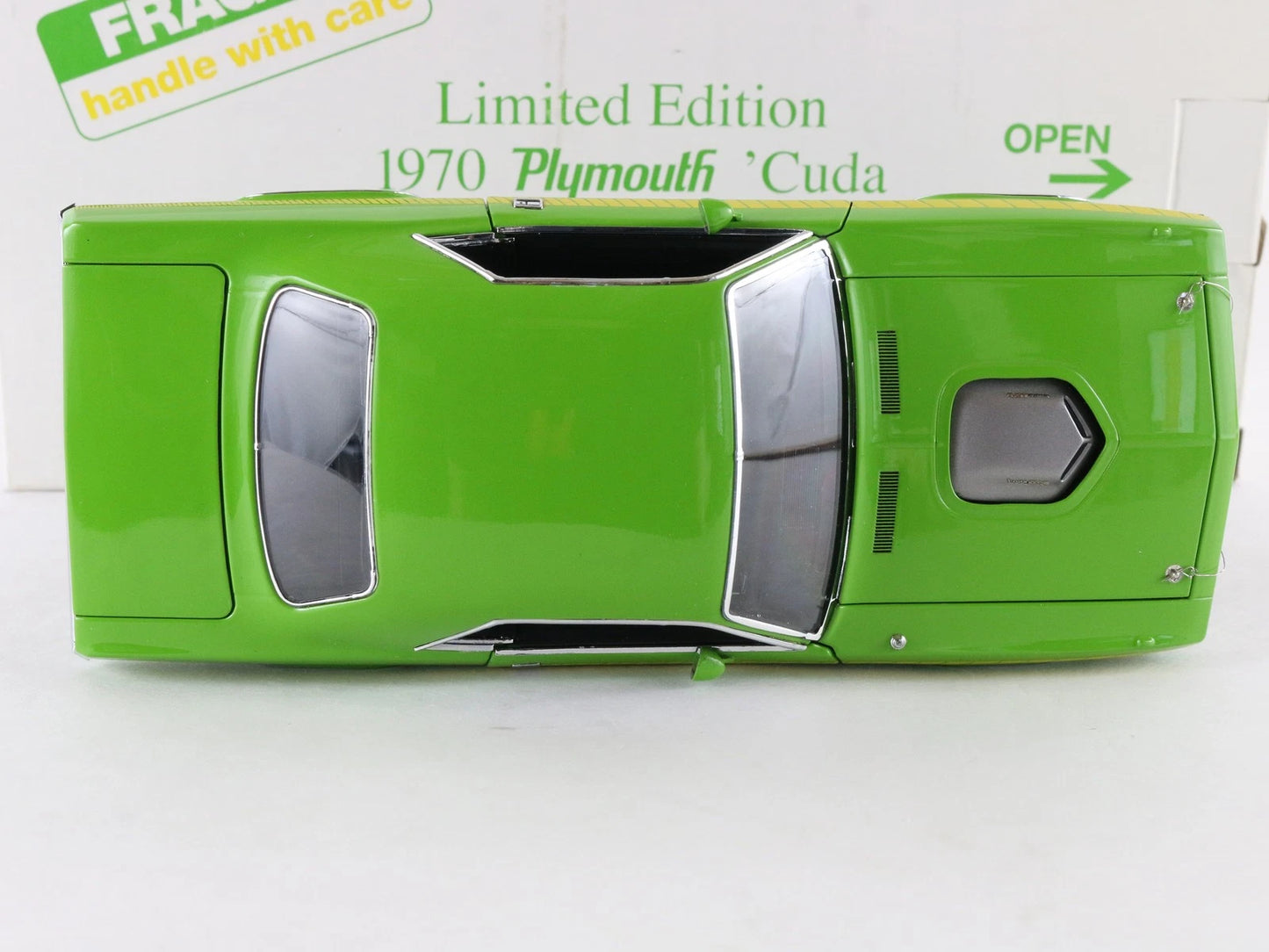 1970 Plymouth Barracuda Cuda 440/6-BBL Coupe Green 40th Danbury 1:24 594/5000