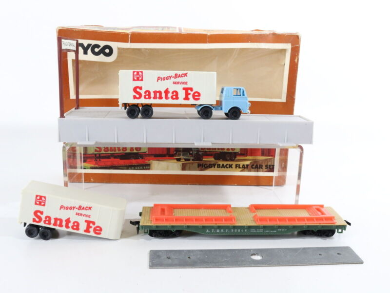 ATSF Santa Fe 90806 Piggyback Flat Car Set W/ Truck Terminal Tyco HO 1:87