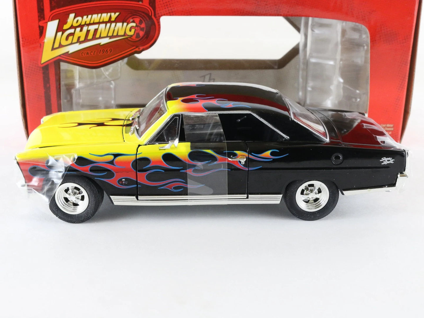 1966 '66 Chevy Nova SS Black Musclecars R27 Johnny Lightning 1:24 Diecast 51105