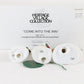 Dept 56 Heritage Village Come Into The Inn Set Of 3 Christmas Accessories 5560-3