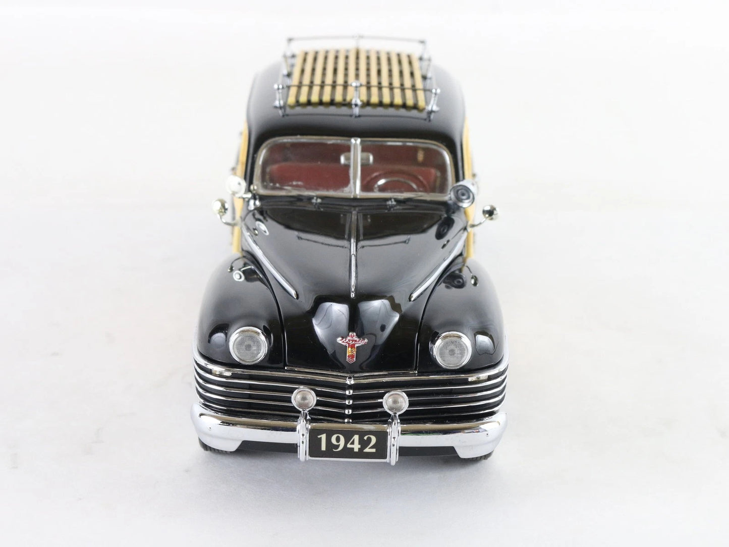 1942 Chrysler Town & Country Black Wood Panel Danbury Mint 1:24 Diecast Car