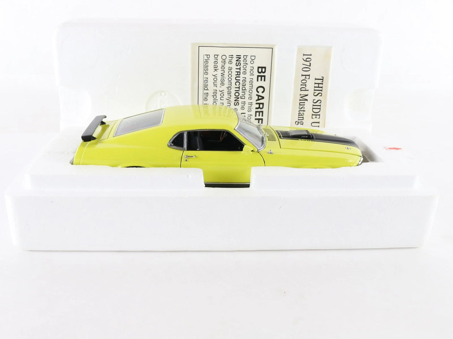 1970 Ford Mustang Mach 1 Fastback Yellow Black Danbury Mint 1:24 Diecast Model