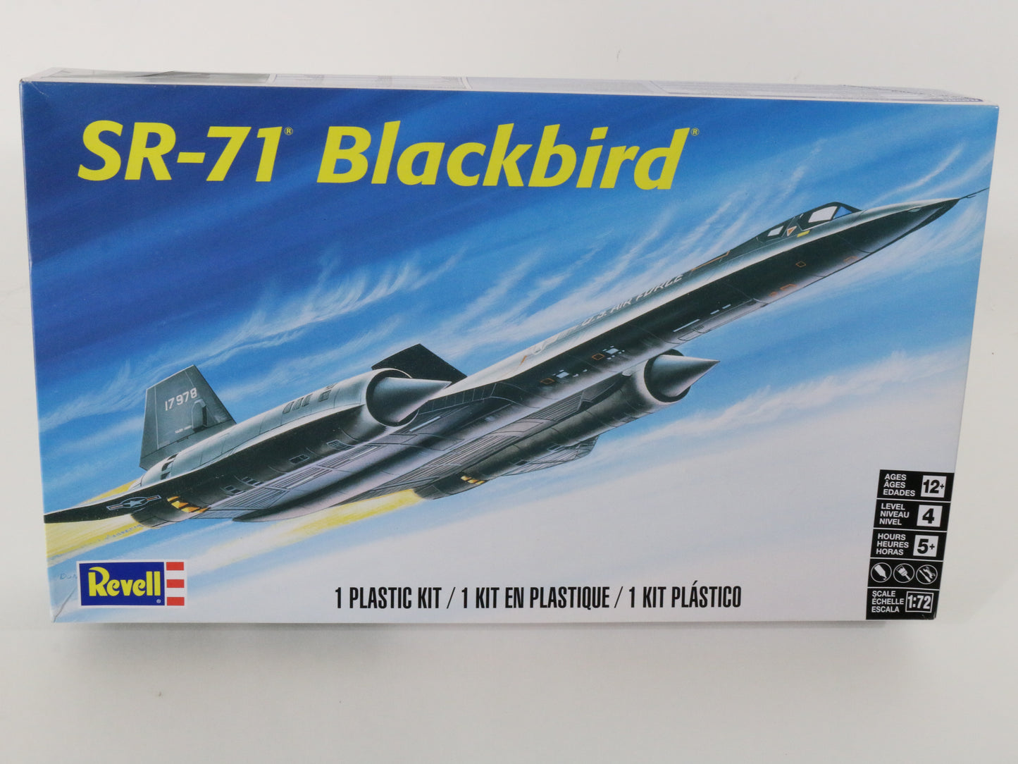 SR-71 Blackbird Stealth Plane Revell Plastic Kit 1:72 85-5810 Unbuilt