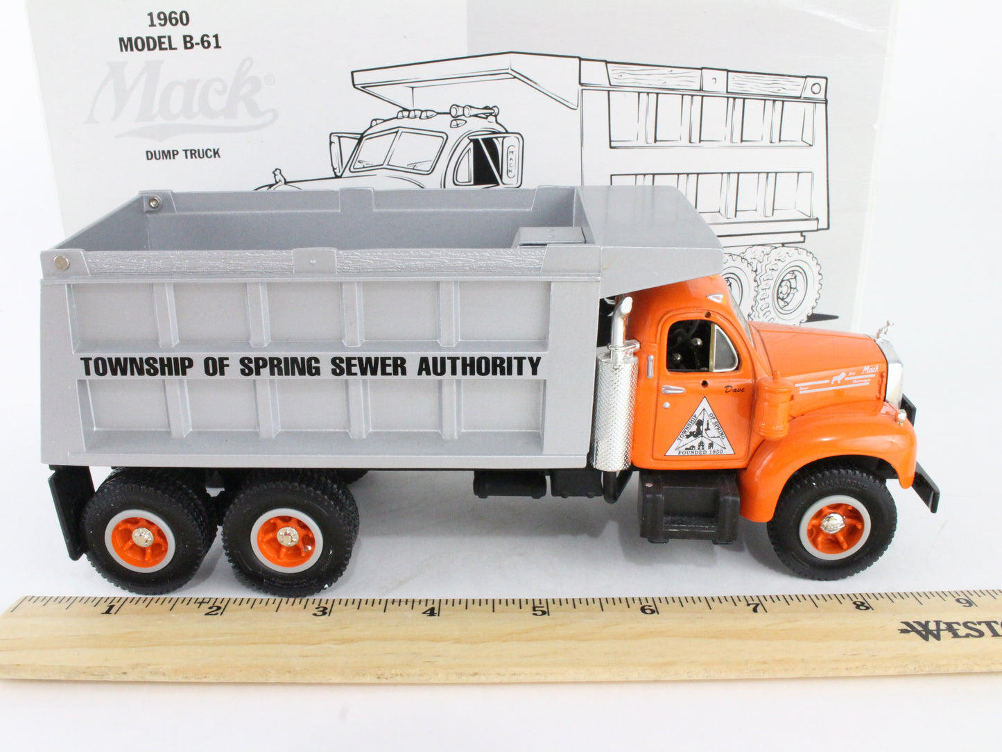 1960 Model B-61 Mack Dump Truck Township Of Spring First Gear 1:34 Model 19-2053