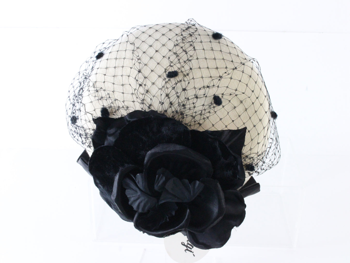 Georgi Ladies White And Black Wool Felt Hat W/ Flowers 6 7/8 55cm