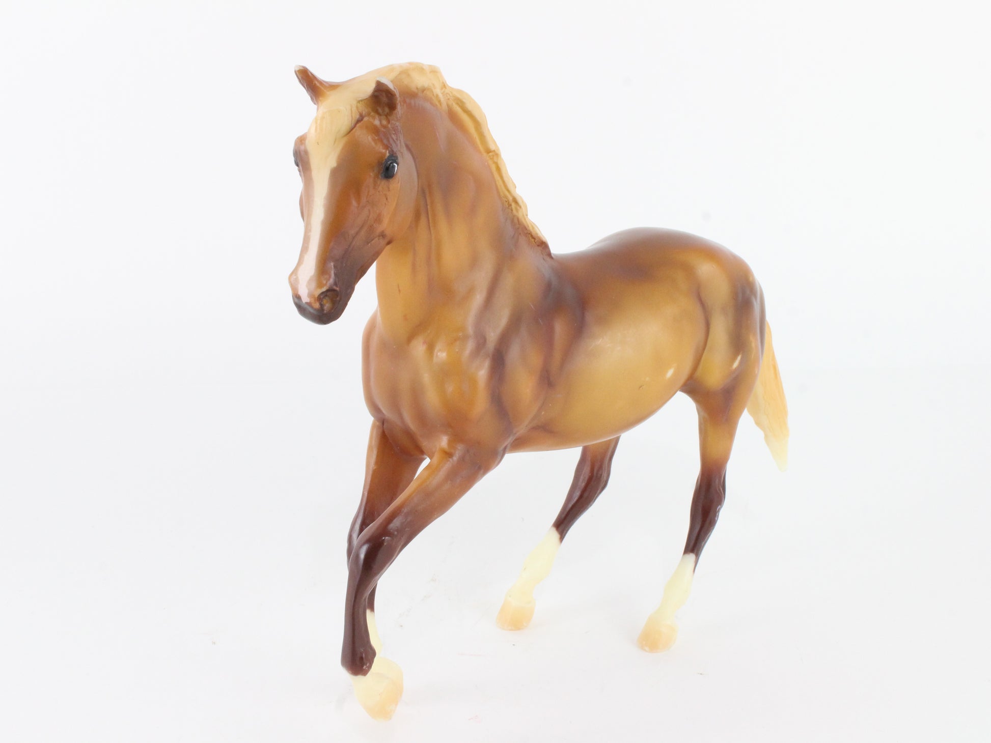 Bee'xooti Chestnut Mare Breyer #750199 Classic Size