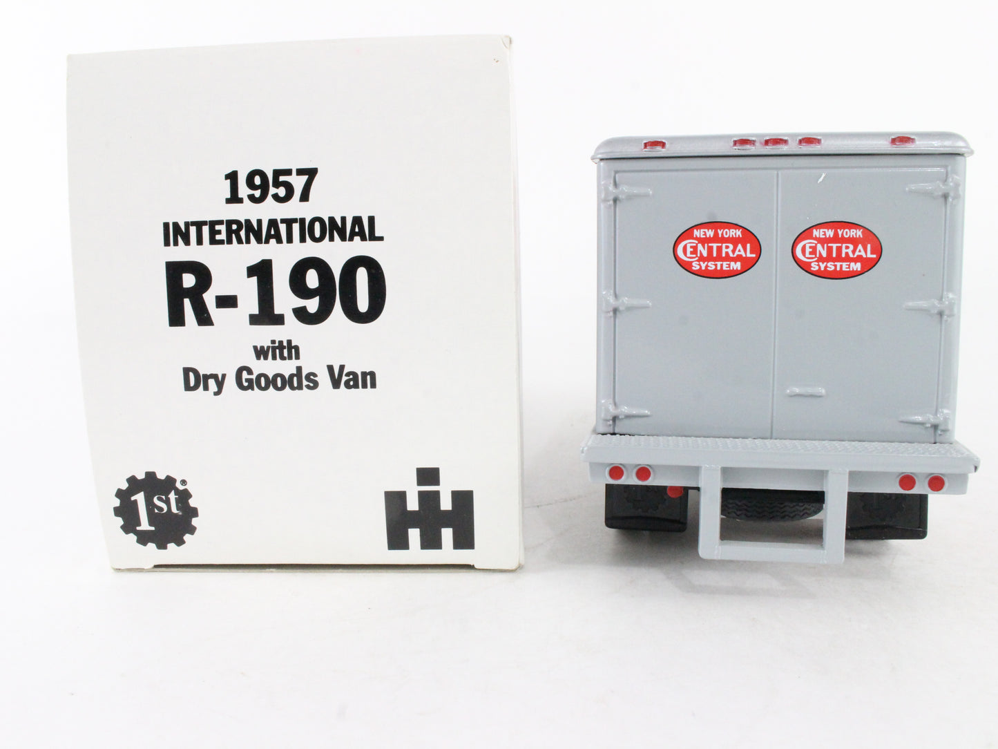 1957 International R-190 W/ Dry Goods Van NYC First Gear 1:34 Scale 10-1188