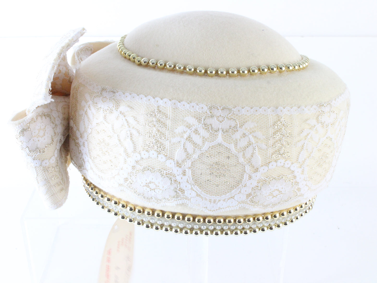 George Zamaul New York Ladies Off White and Gold Felt Hat W/ Lace 7 56cm