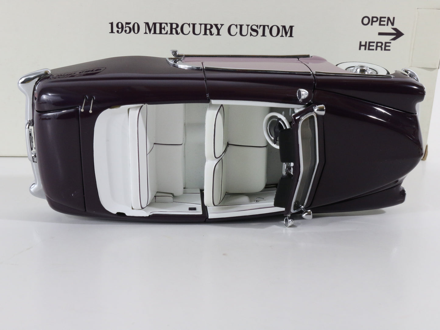 1954 Mercury Custom Convertible Purple & White Danbury Mint 1:24 W/ Box