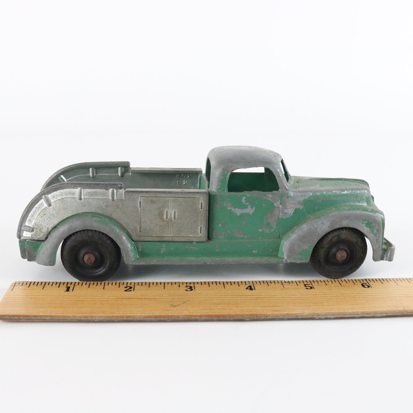 Vintage Hubley Kiddie Toy Tow Work Truck Green Diecast 6.75"