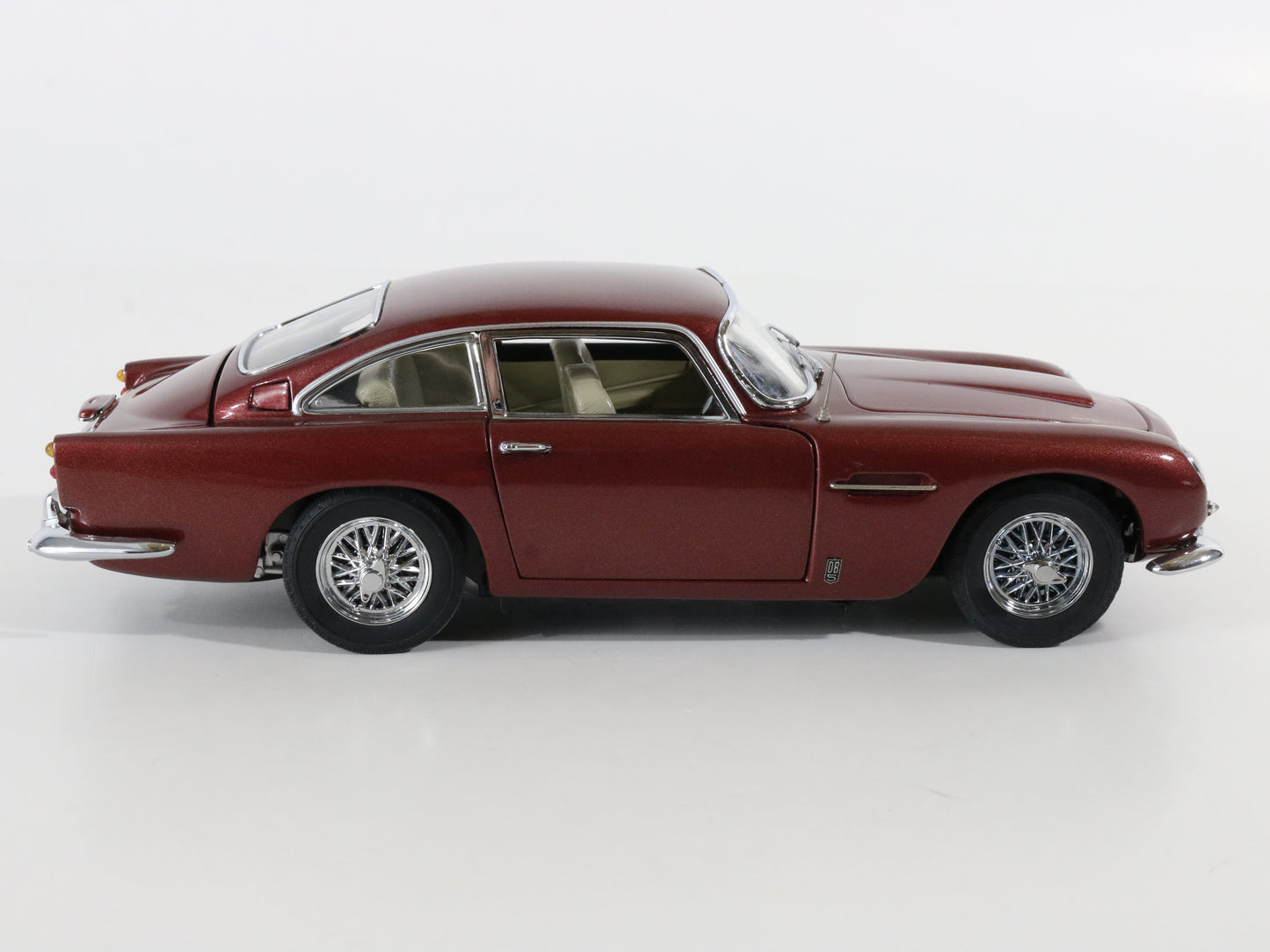 1964 Aston Martin Db5 Danbury Mint 1:24 Metal Car