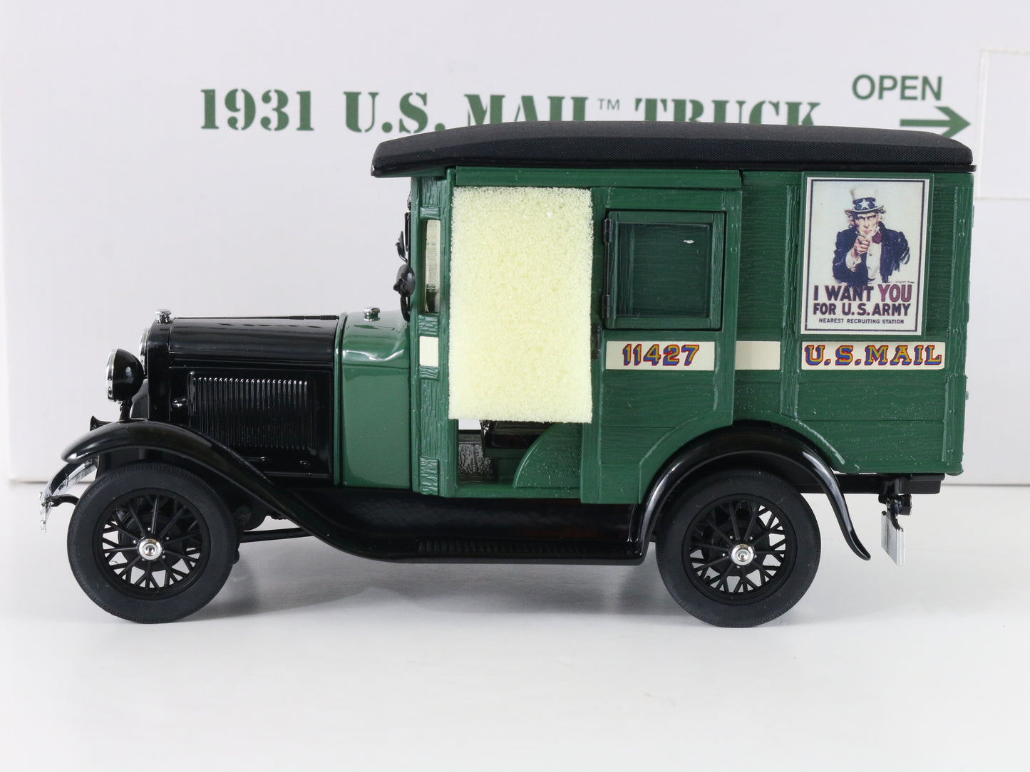 1931 US Mail Truck 11427 Black & Green Danbury Mint 1:24 Model Car