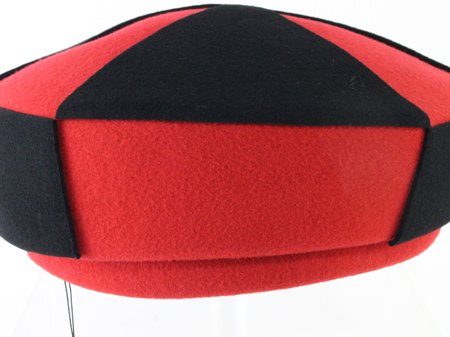 B Michael Red & Black Pill Box Excello Wool Felt Ladies Boutique Hat 7 1/8 57cm