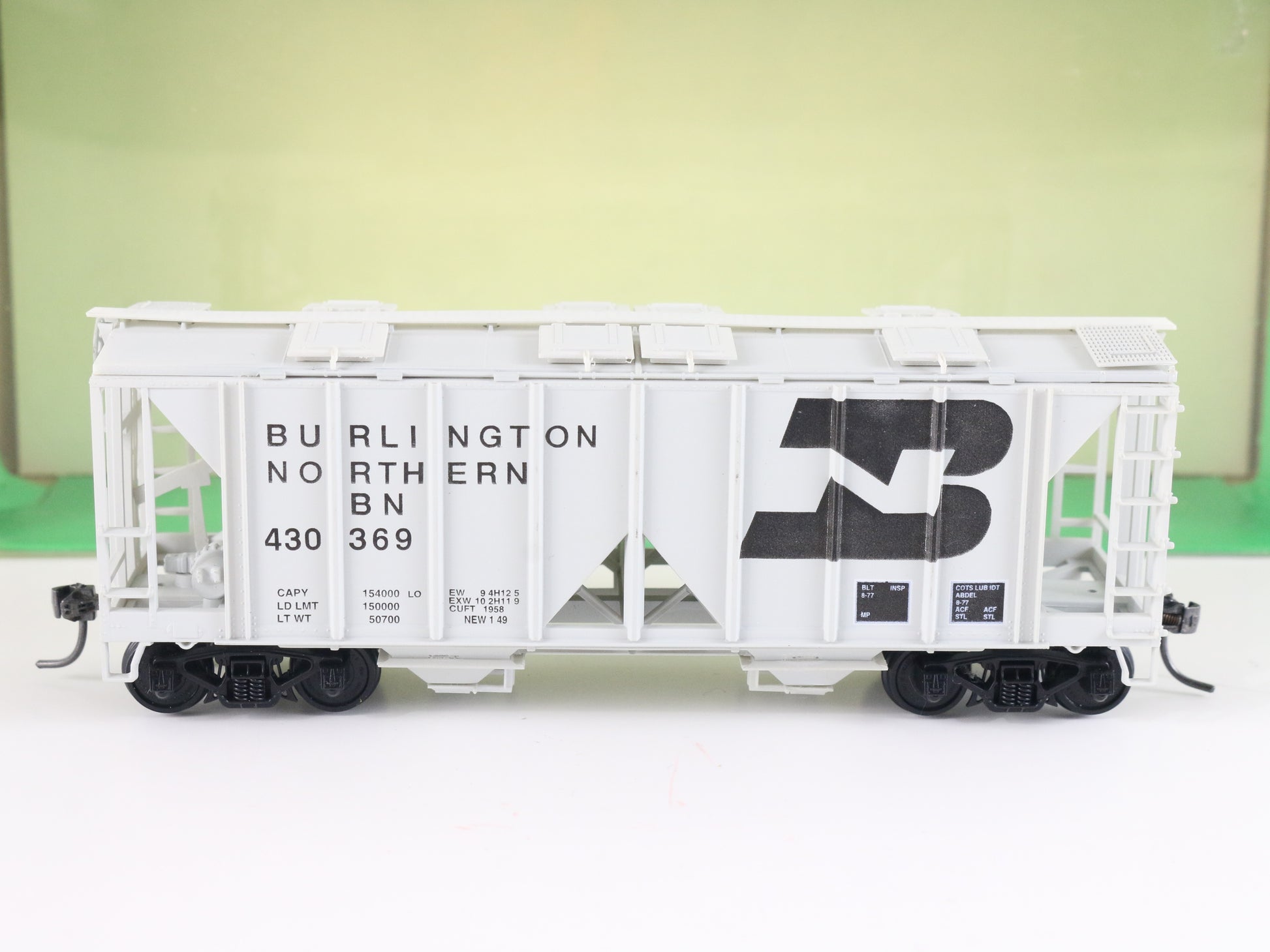 Burlington Northern Covered Hopper Bowser HO