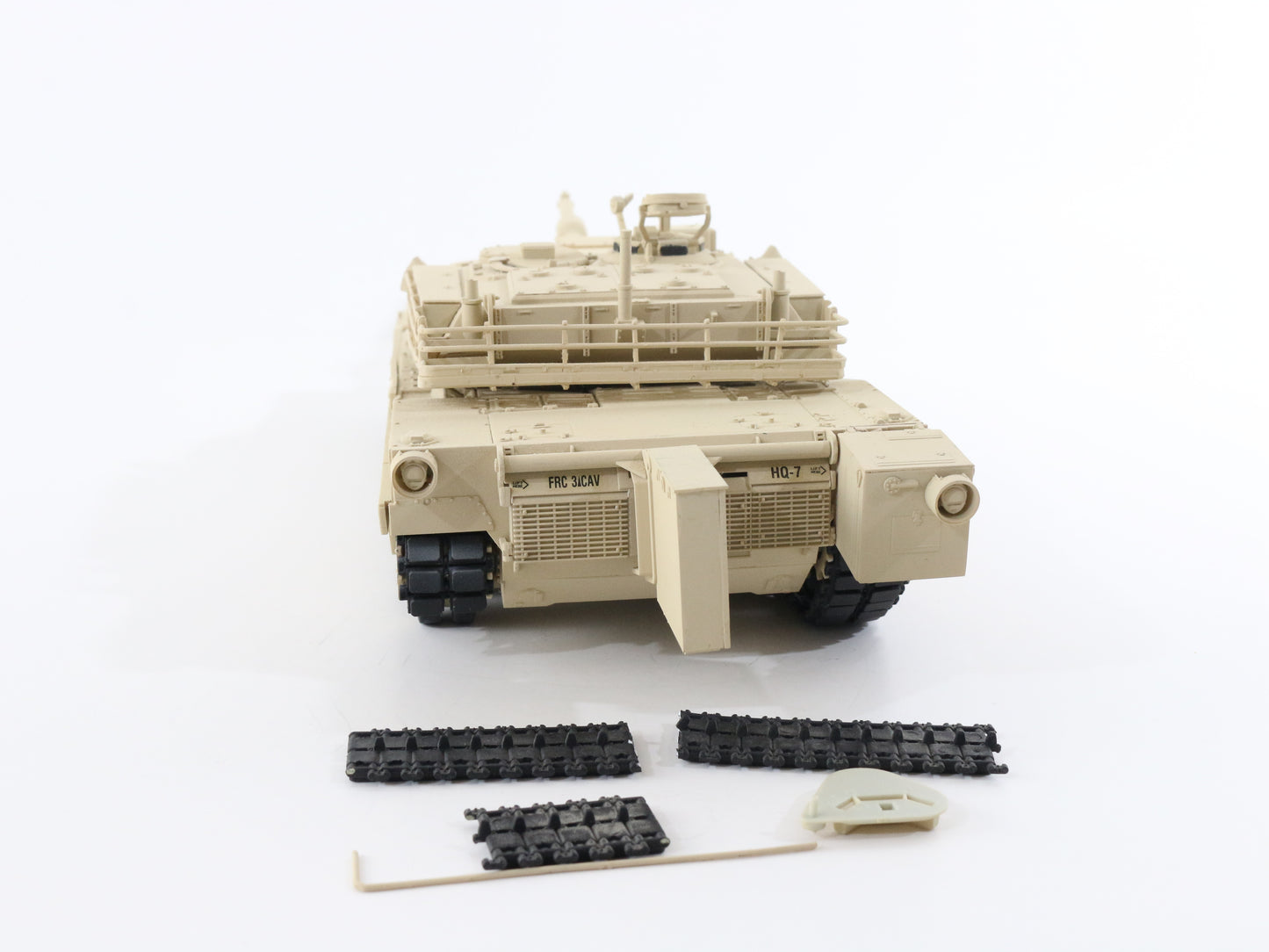 M1a2 Abrams US Army Tank HQ-7 Tamiya? 1:35 Military Model Vehicle