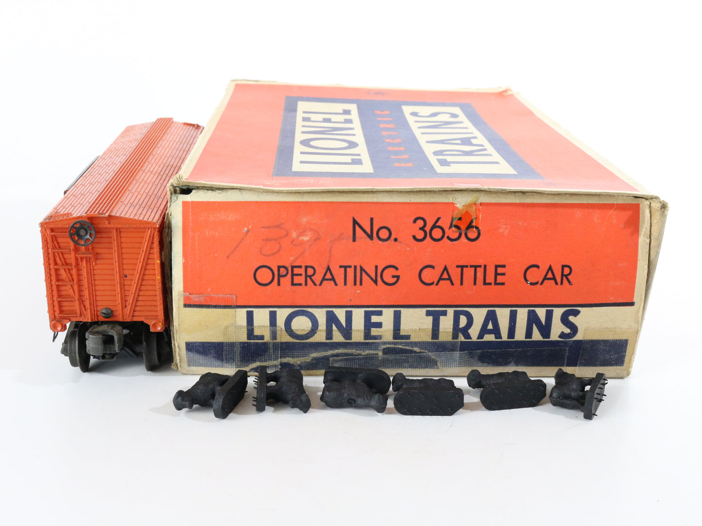 Lionel O Postwar 3656 Orange Operating Cattle Car W/ Box & Stockyard + COWS