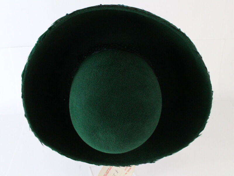 George Zamaul New York Ladies Forest Green Boutique Felt Hat W/ Feathers 7 56cm