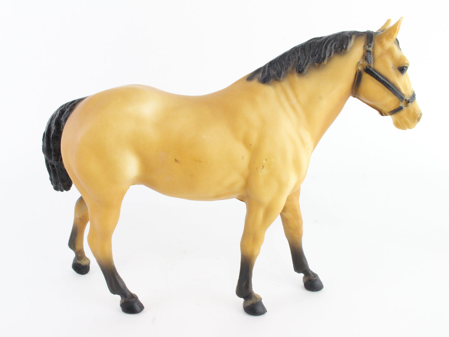 Two Bits Buckskin Quarter Horse Breyer #98 Traditional Size