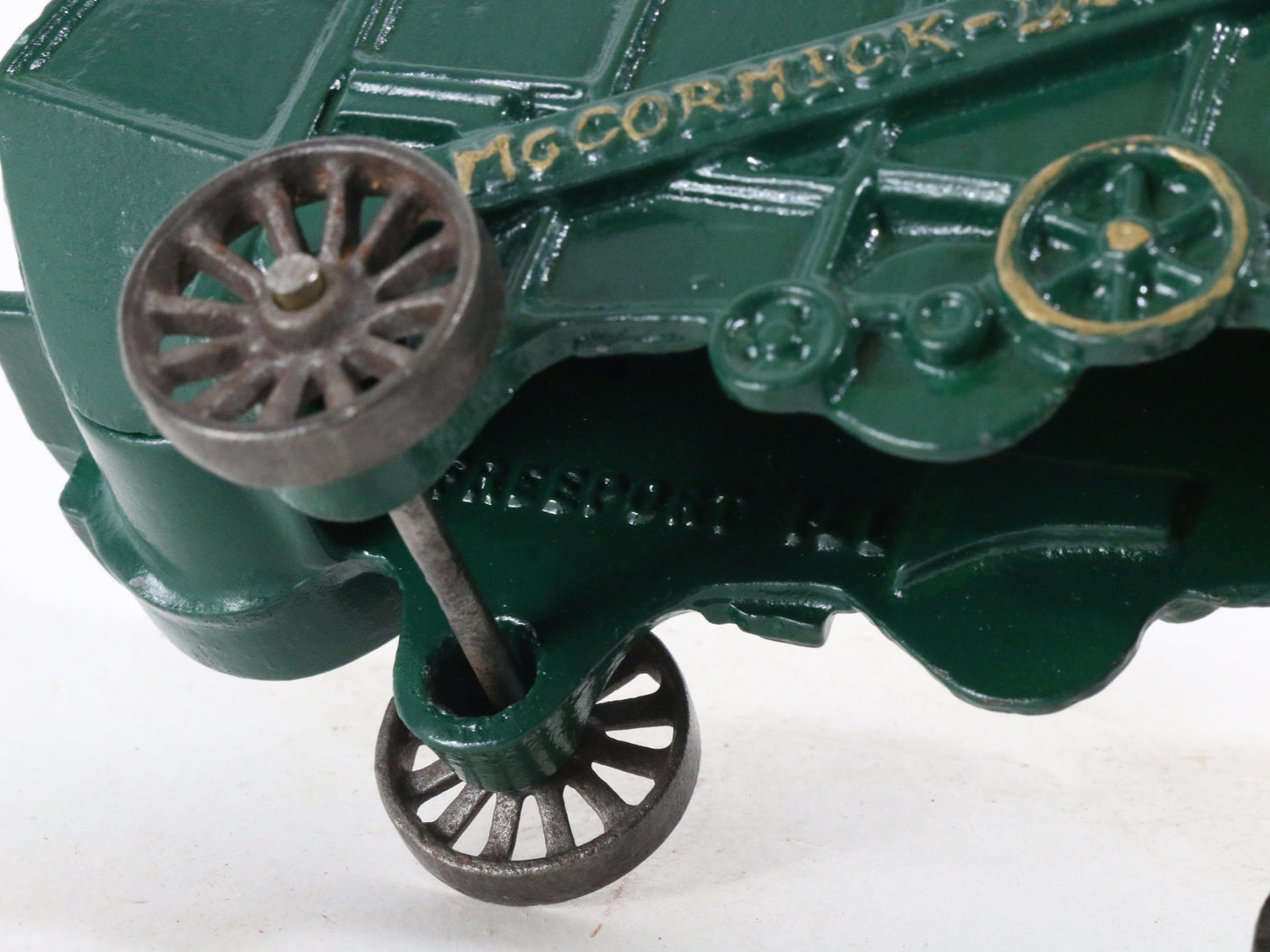 ARCADE Restored #450 Green Mccormick Deering Cast Iron Threshing Machine 9.25"