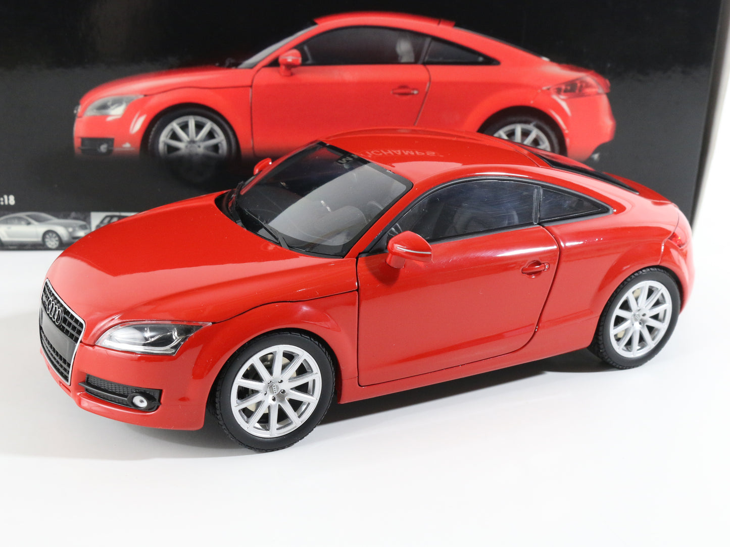 2006 Audi TT Roadster Red Minichamps 1:18