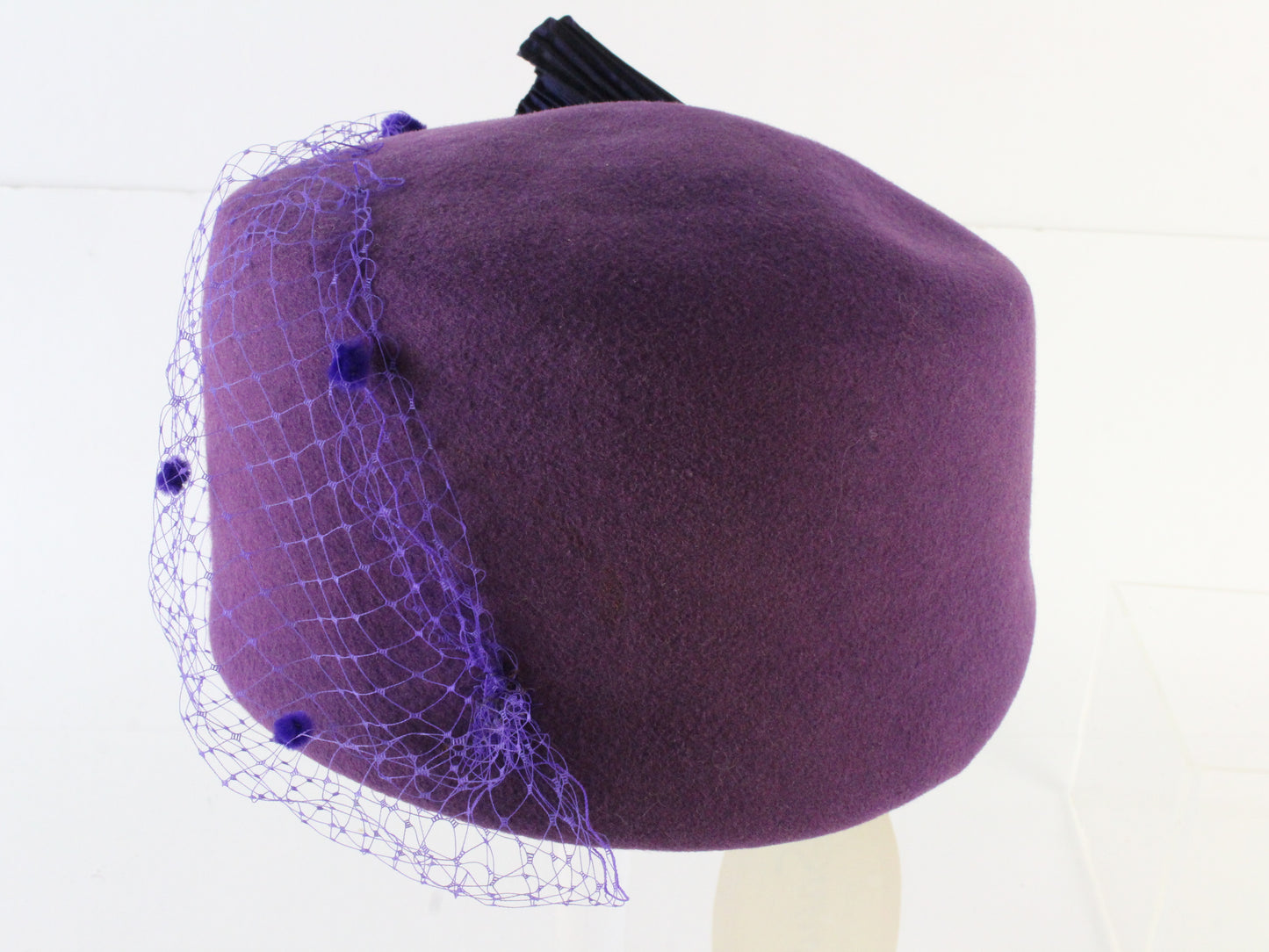 Sandra New York Elegant Purple Wool Felt Ladies Dress Hat W/ Beads 7 56cm