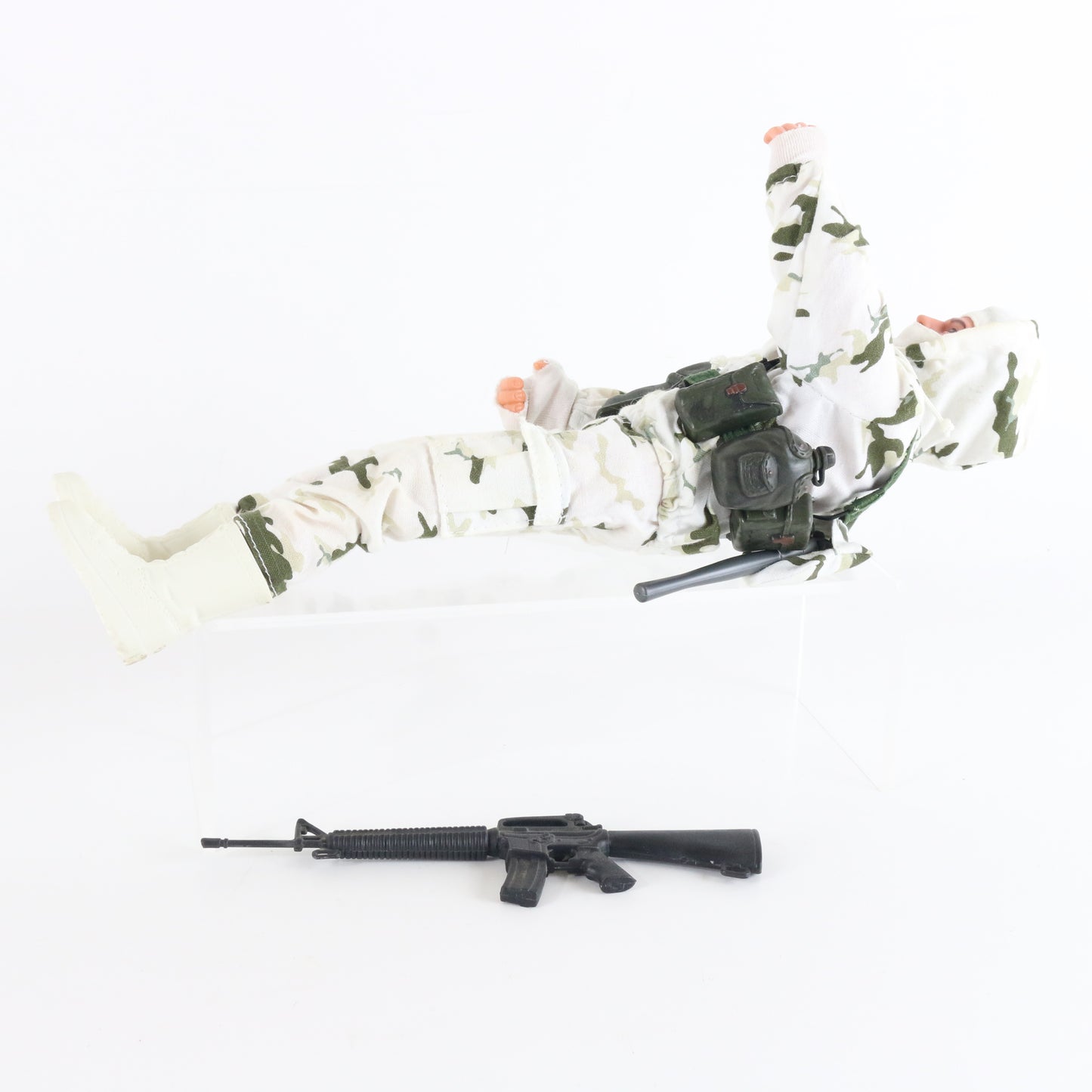 Modern Era Snow Camo Soldier W/ Accessories & Rifle 12" Action Figure Mac