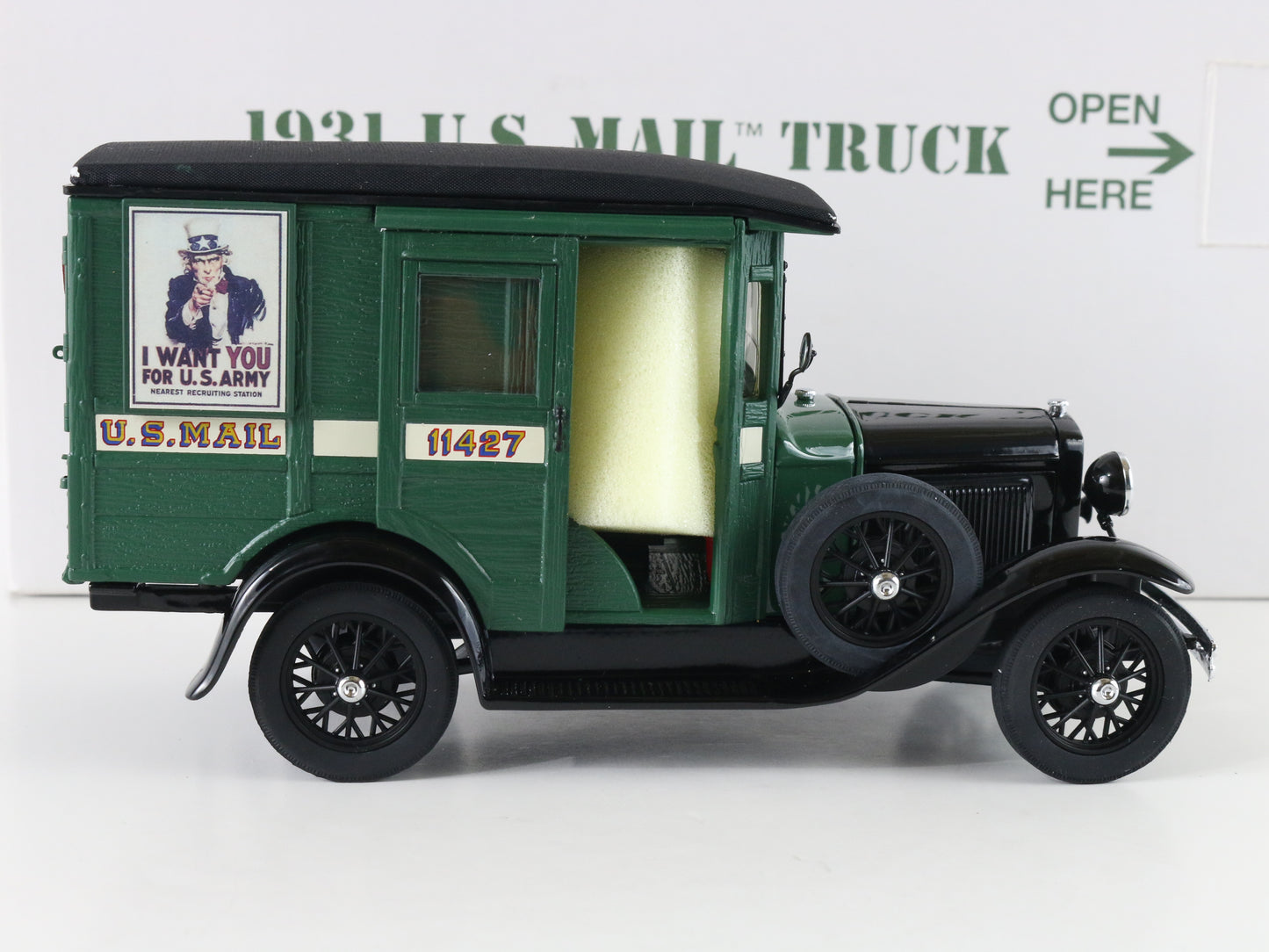 1931 US Mail Truck 11427 Black & Green Danbury Mint 1:24 Model Car