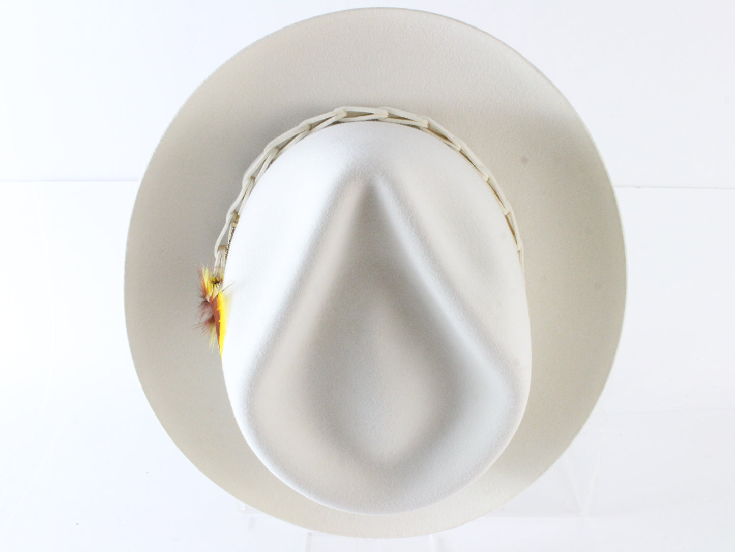 Biltmore Imperial Mens Eggshell White Felt Fedora W/ Feather and Pin 6 7/8 55cm