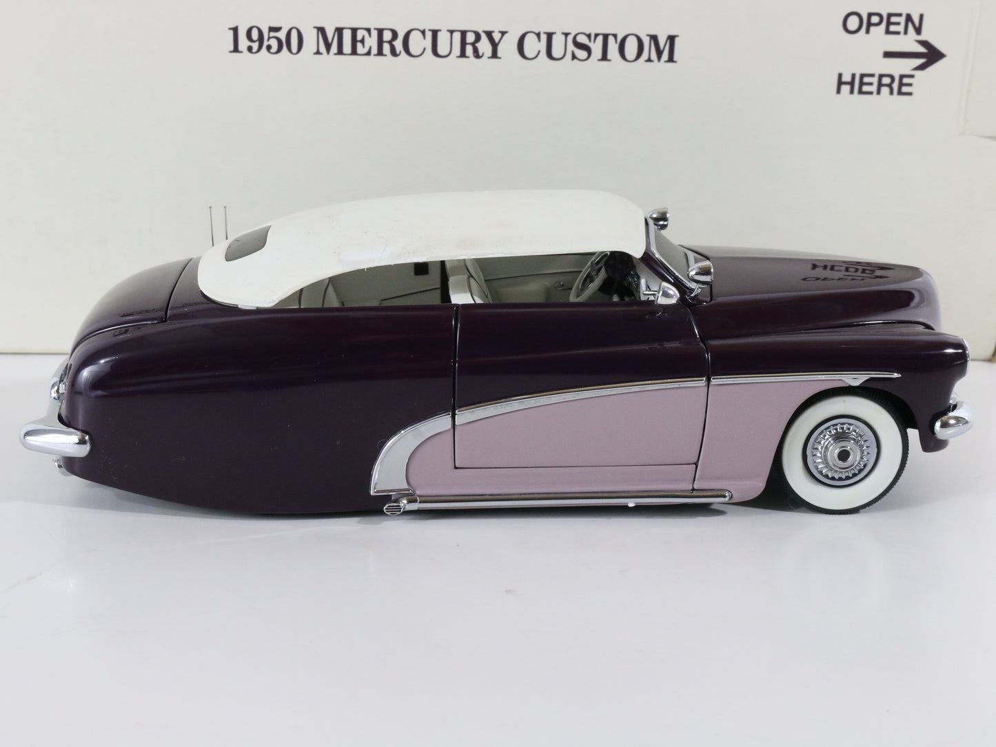 1953 Mercury Custom Convertible Purple & White Danbury Mint 1:24 W/ Box