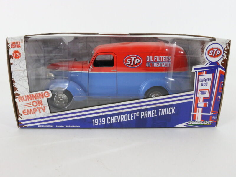 1939 Chevrolet Panel Truck STP Running On Empty Greenlight 1:24 Model Car 85022